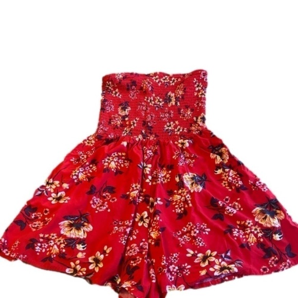 NWOT Garage Strapless Smocked Romper (Red) - Picture 9 of 10